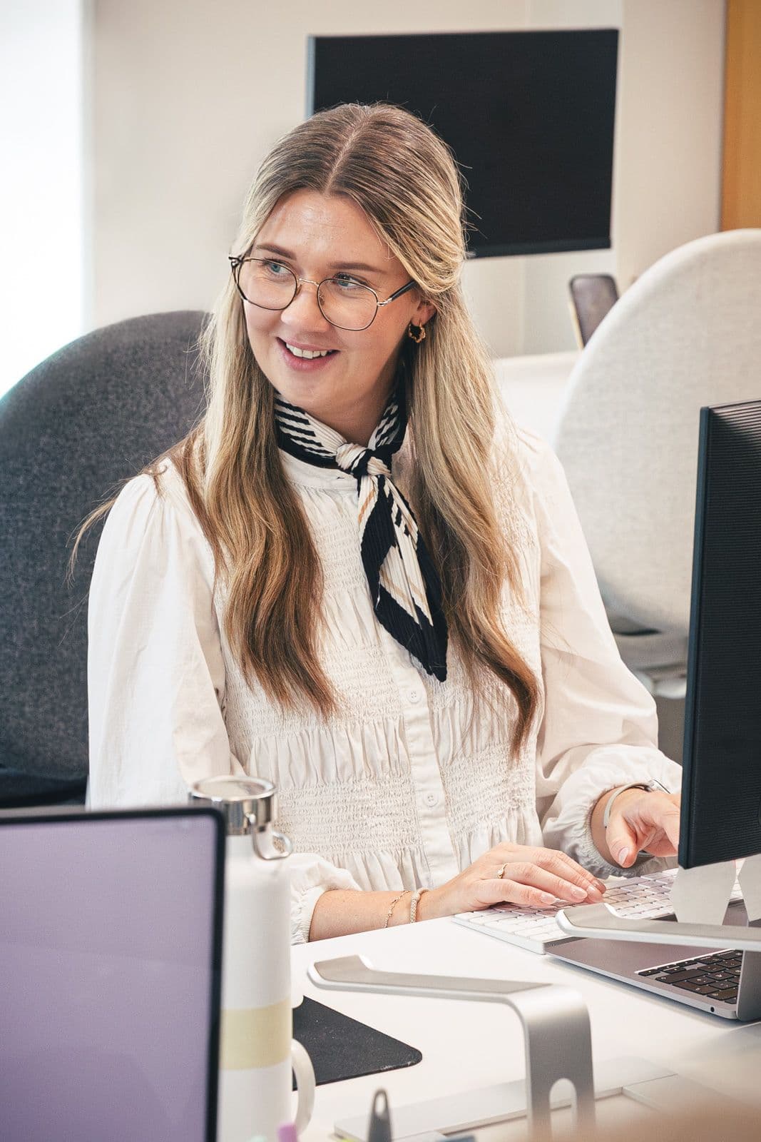 Vi skriver tekstene – du fokuserer på driften